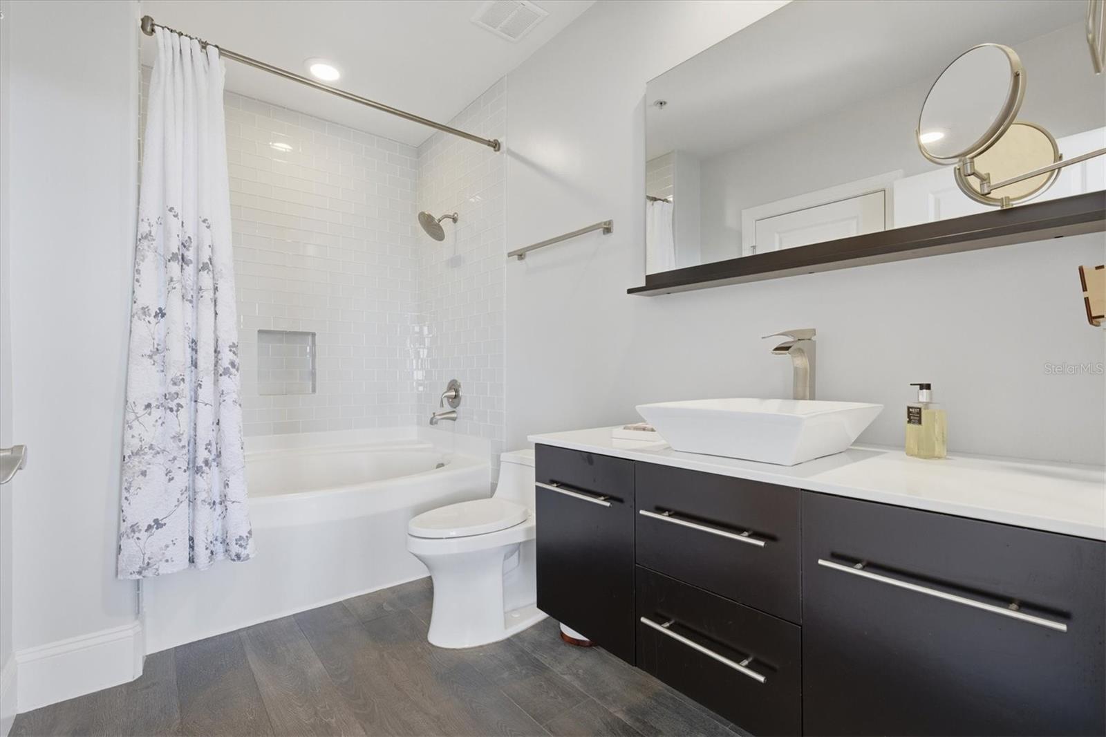 275 BAYSHORE BLVD #905