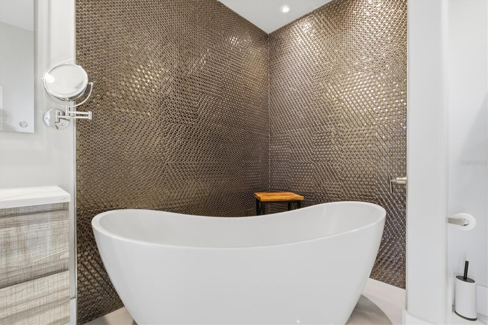 275 BAYSHORE BLVD #905