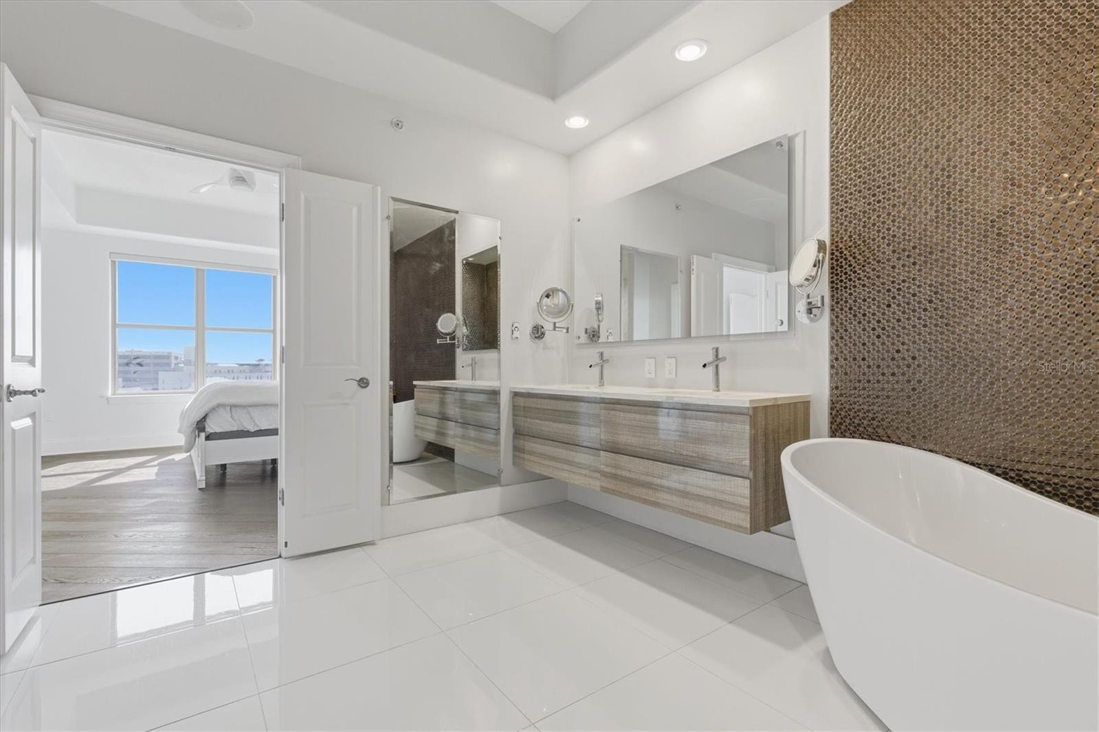 275 BAYSHORE BLVD #905