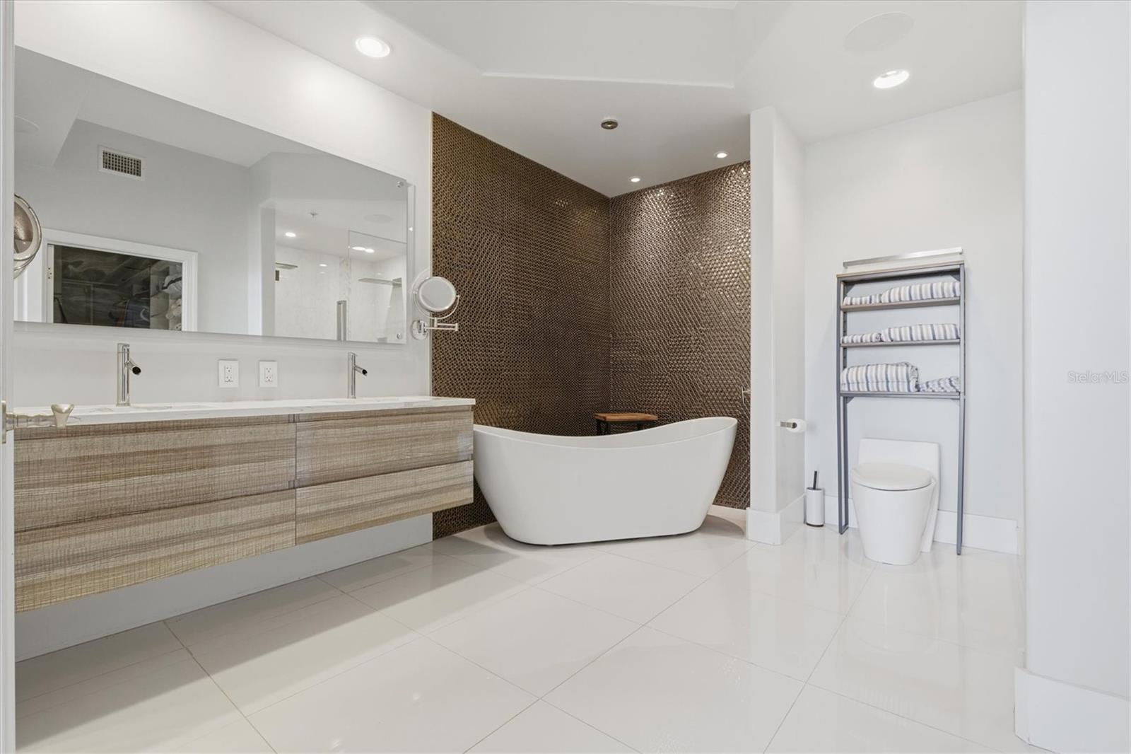 275 BAYSHORE BLVD #905