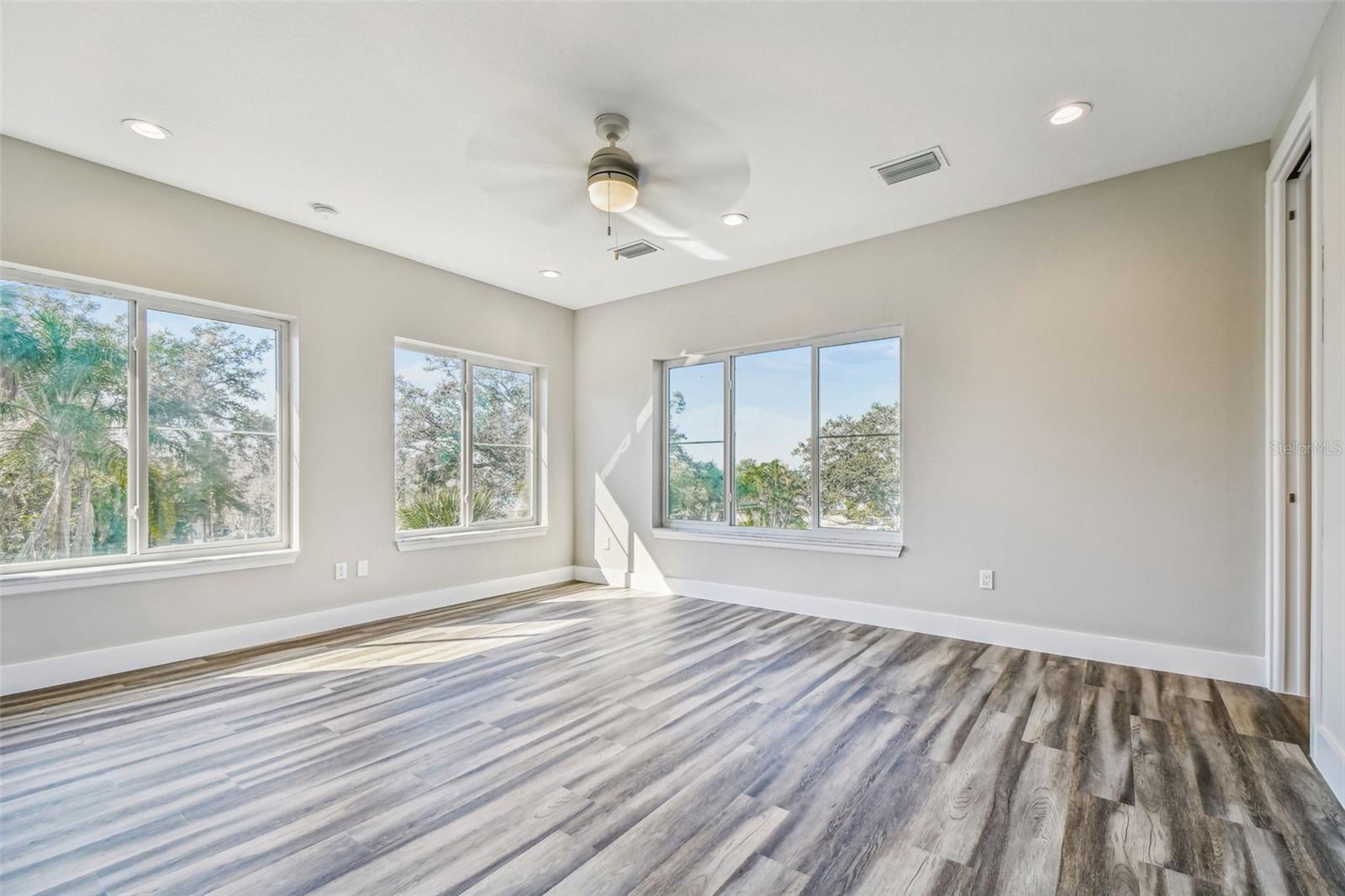 1956 CEDAR DR