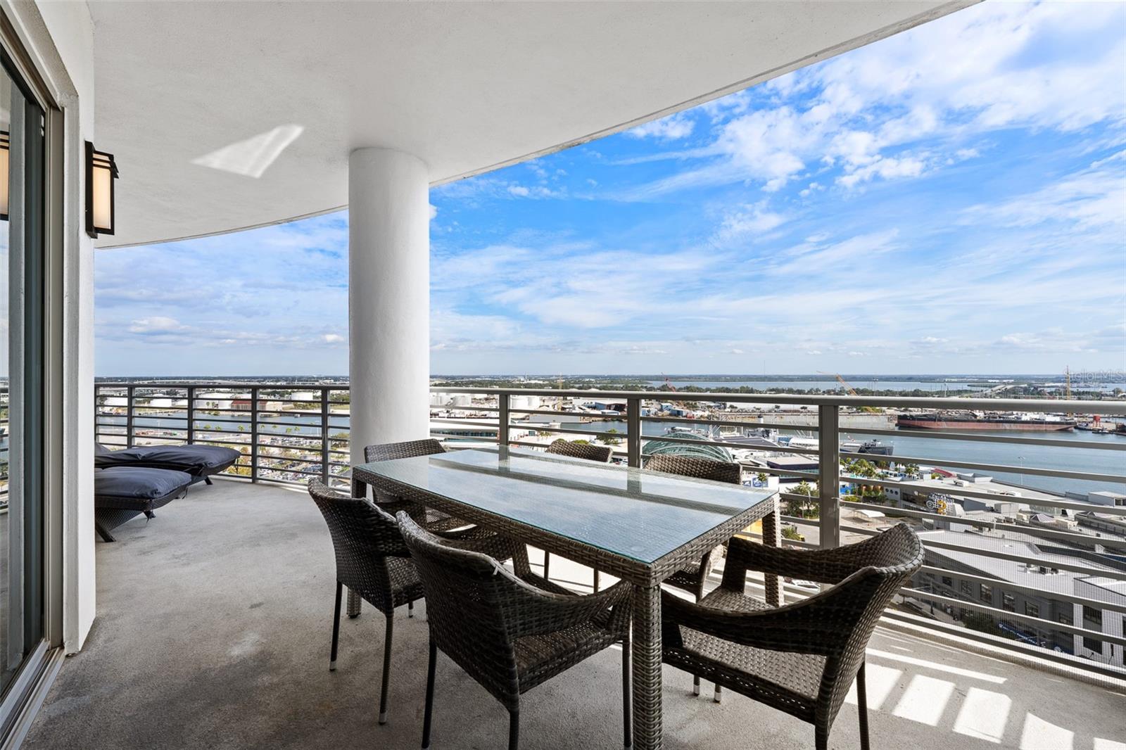 1209 E CUMBERLAND AVE #1705