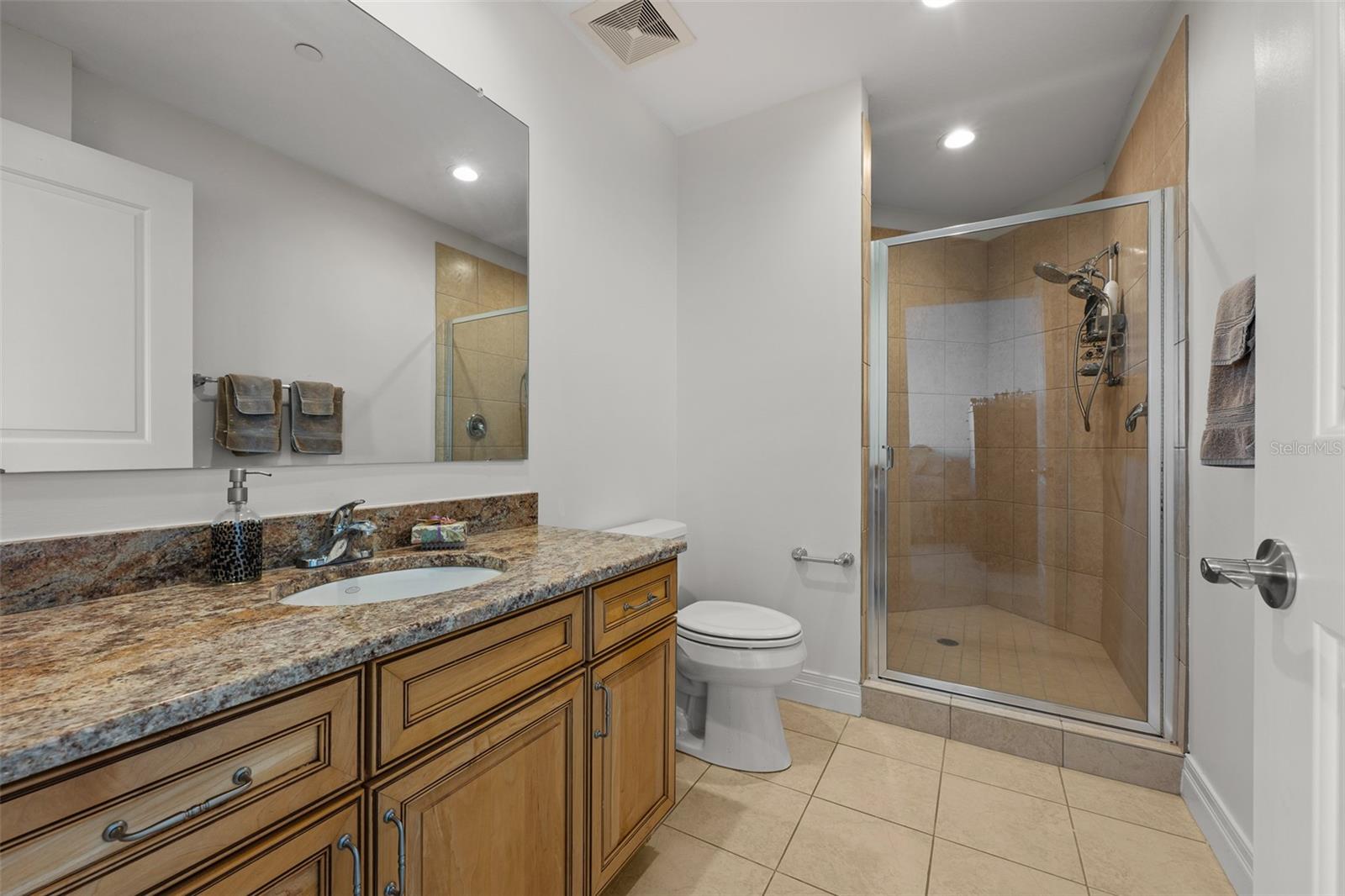 1209 E CUMBERLAND AVE #1705