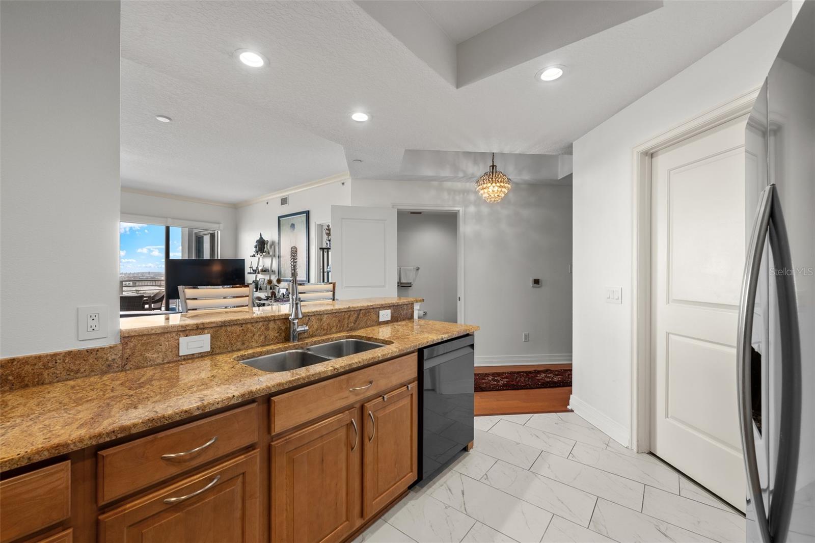 1209 E CUMBERLAND AVE #1705