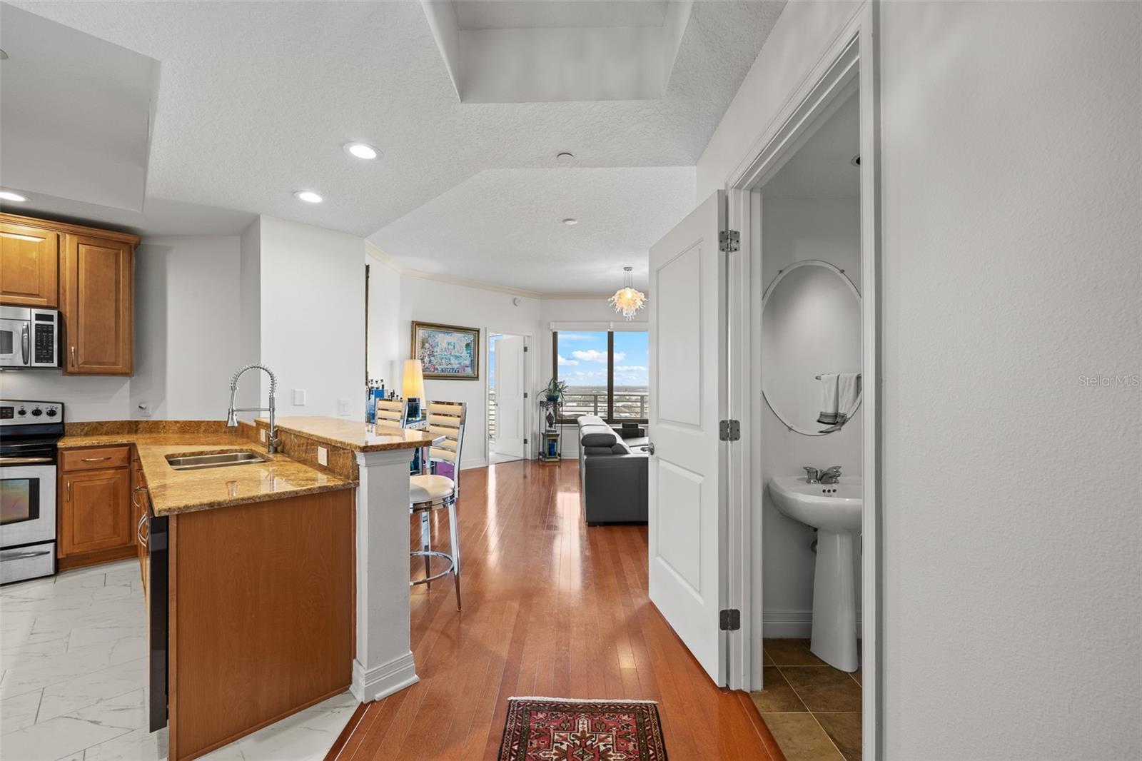 1209 E CUMBERLAND AVE #1705