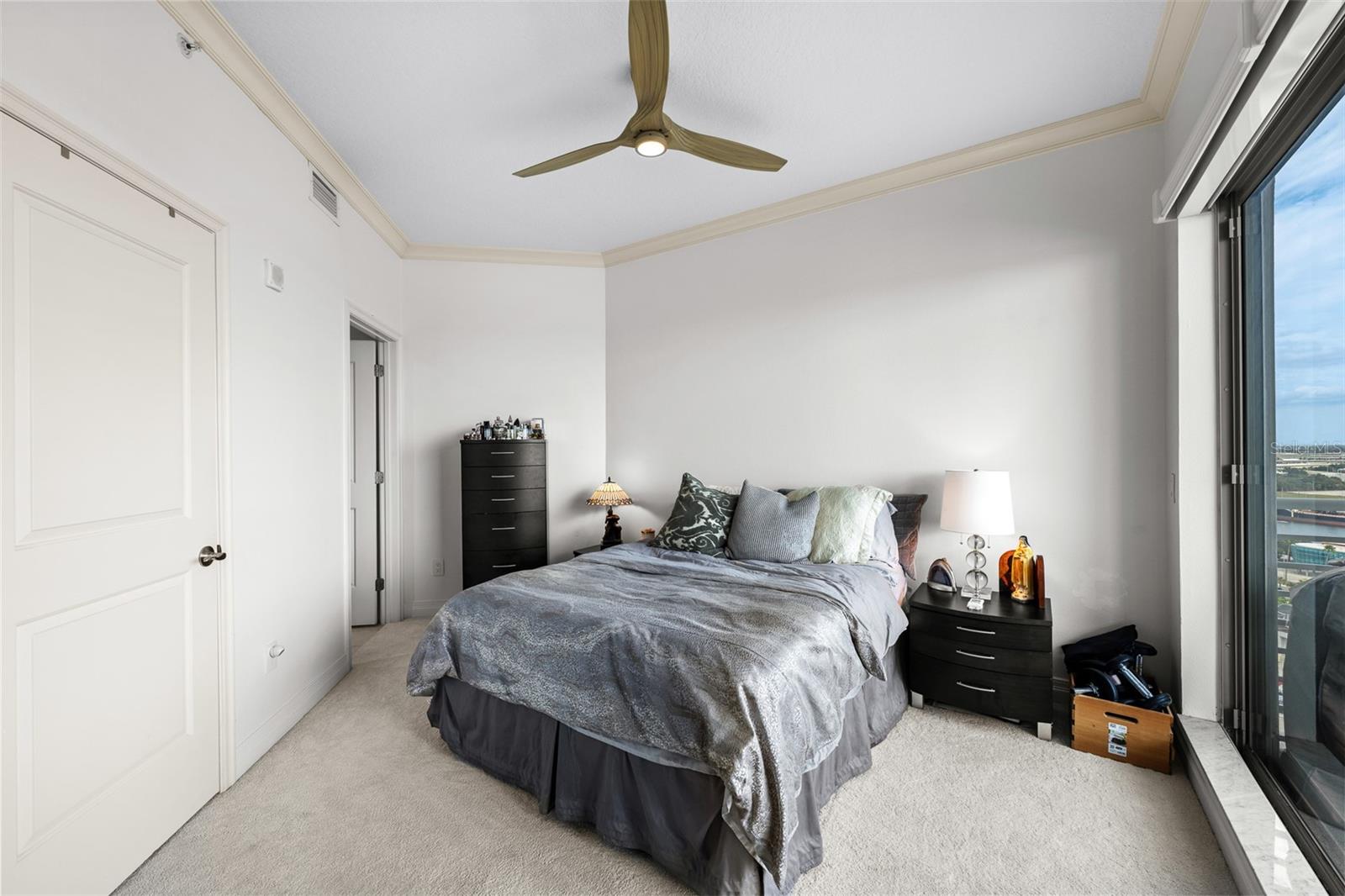 1209 E CUMBERLAND AVE #1705