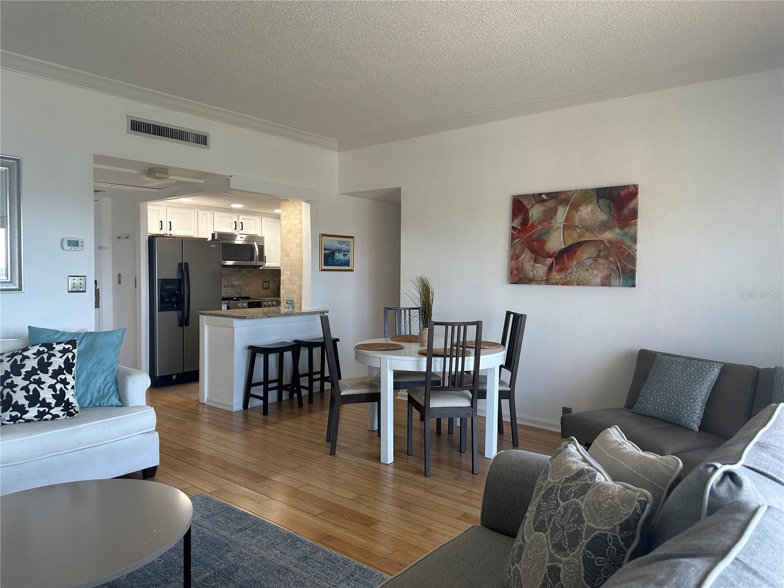 880 MANDALAY AVE #S606