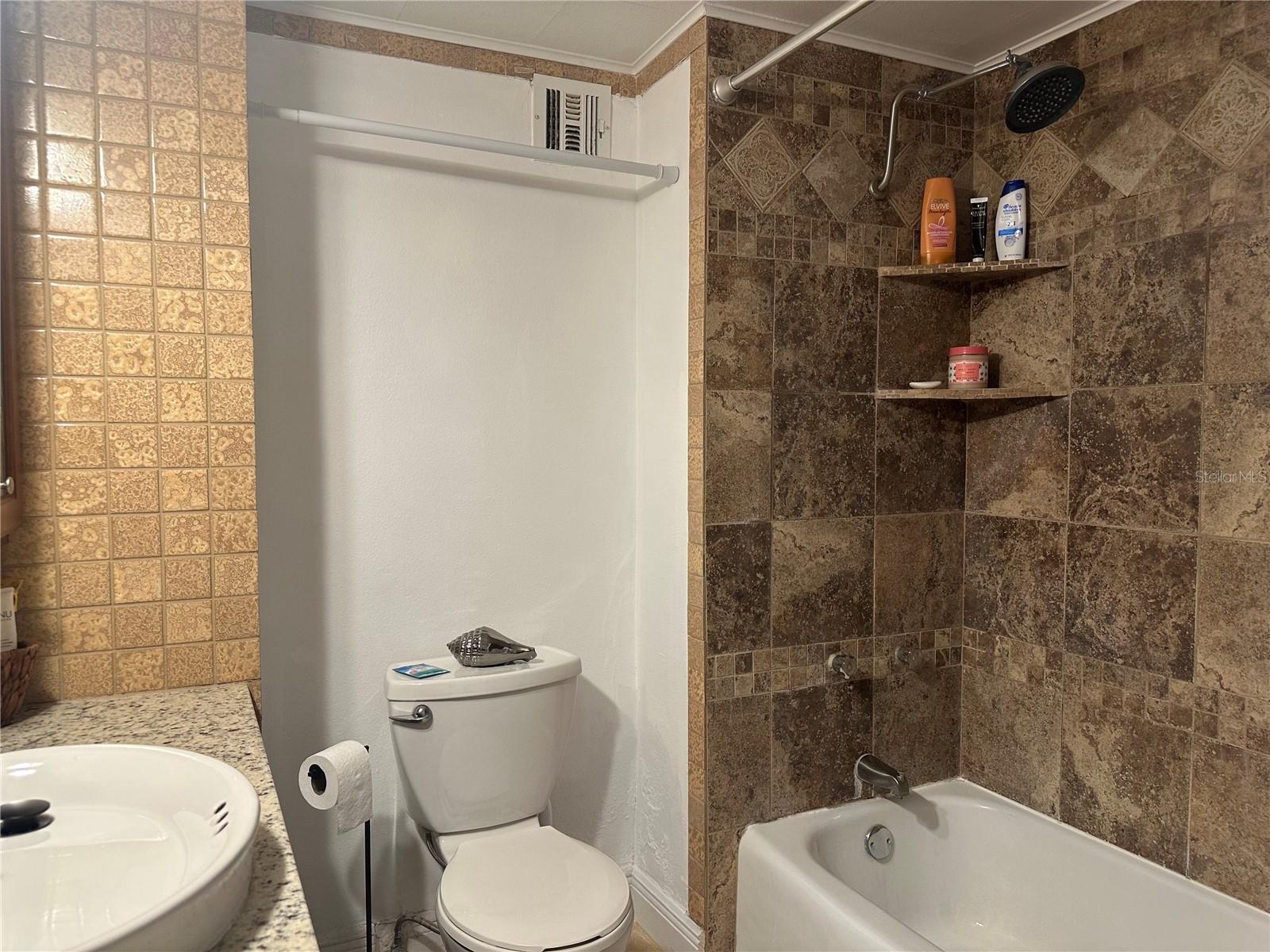 880 MANDALAY AVE #S606