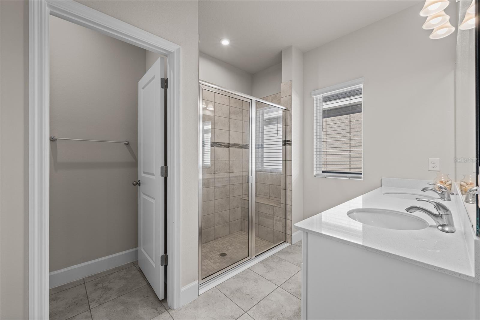 8724 STARRY NIGHT TER