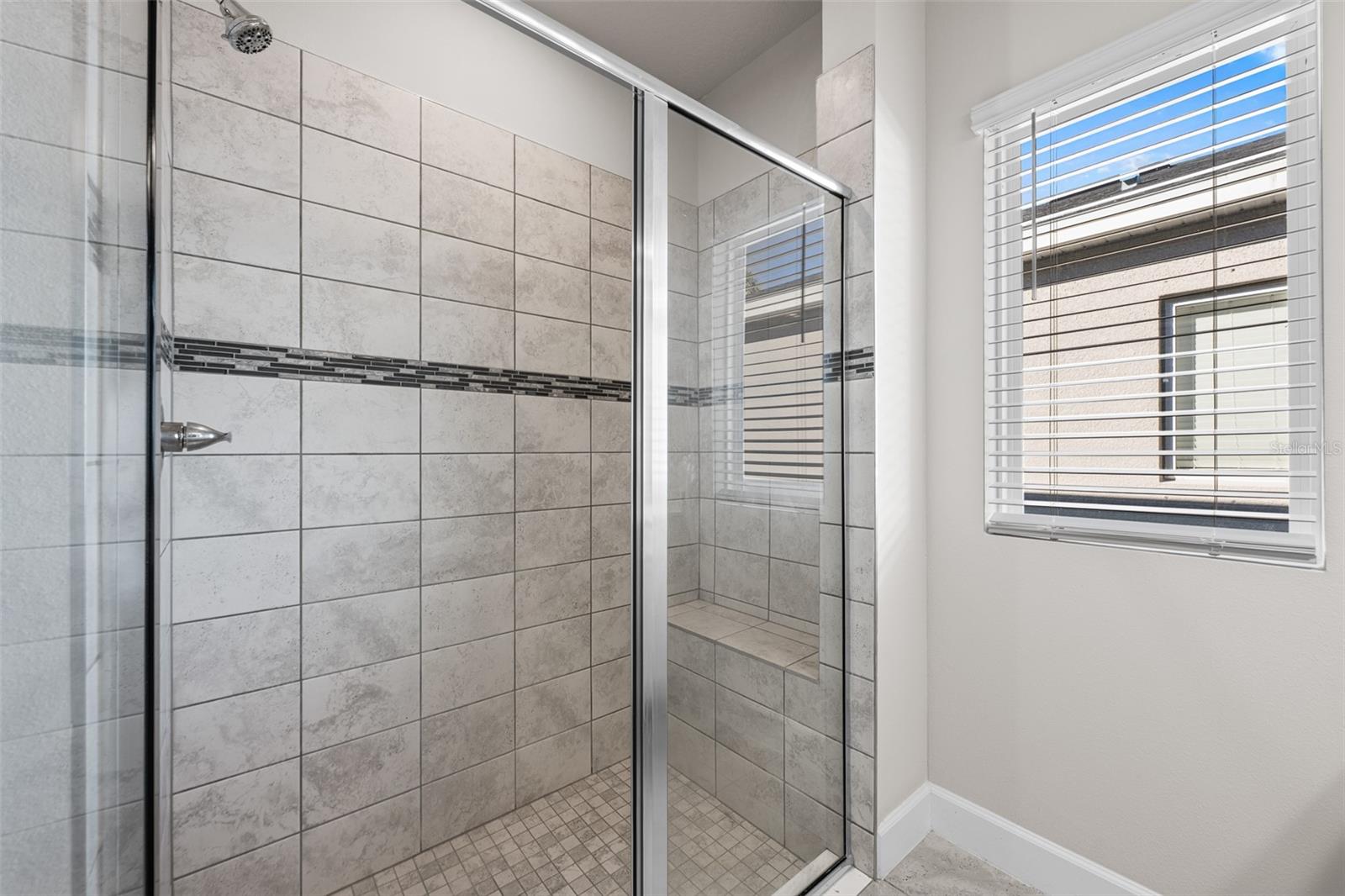 8724 STARRY NIGHT TER