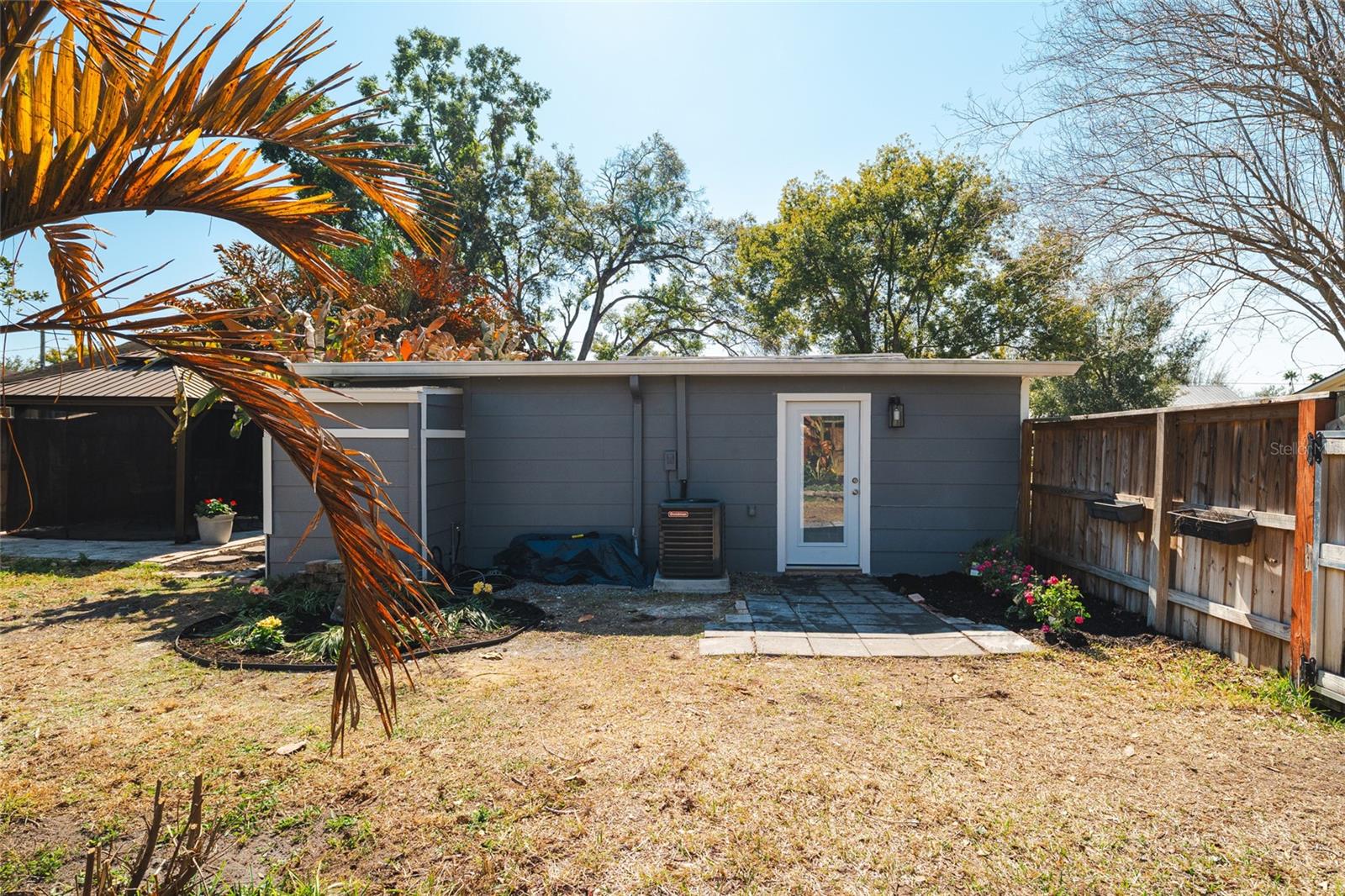 300 E IDLEWILD AVE