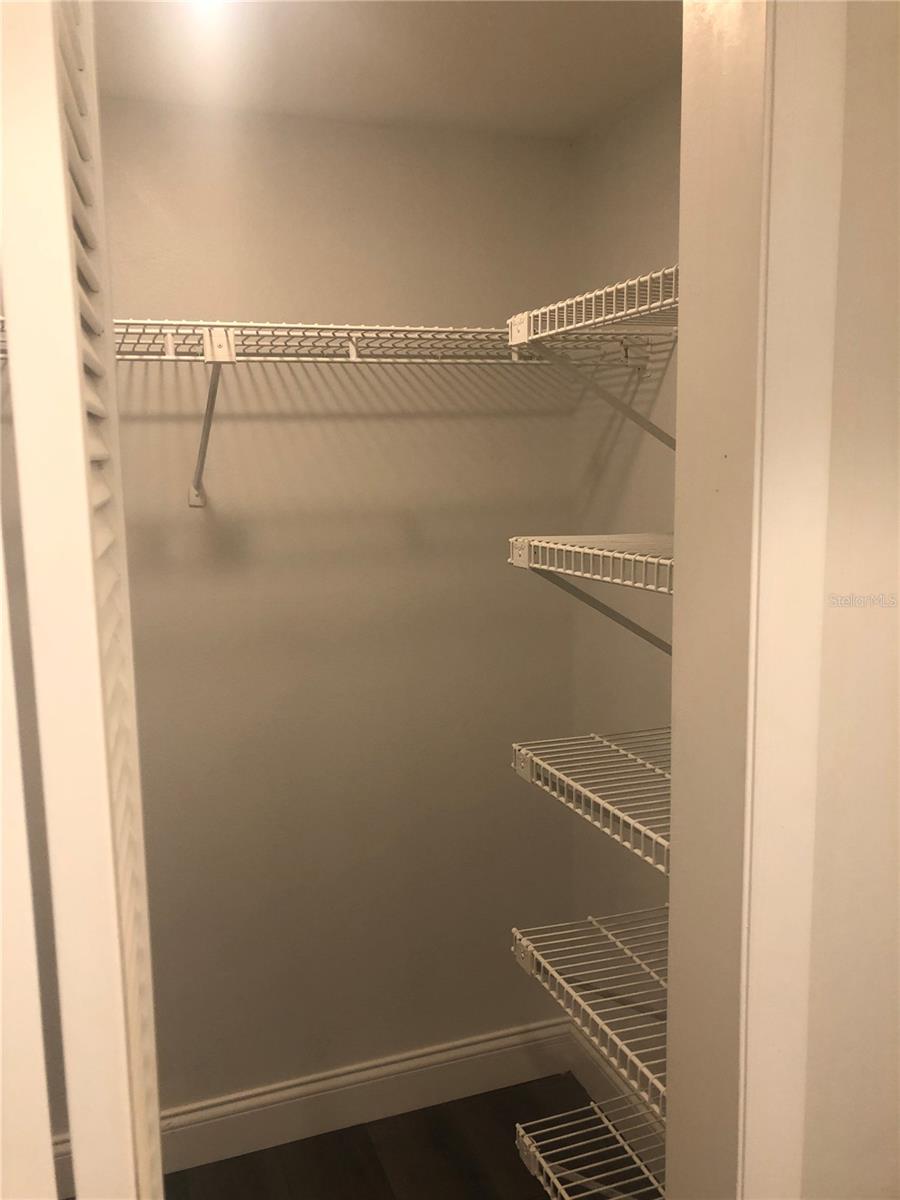 122 LAKEVIEW WAY #122