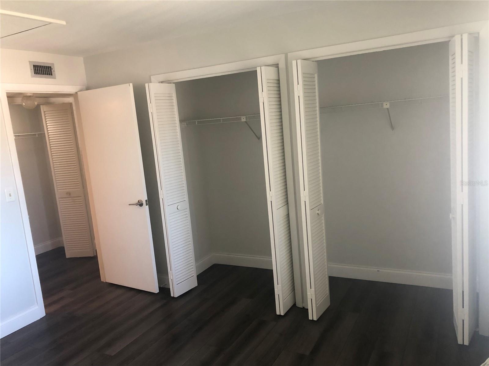 122 LAKEVIEW WAY #122