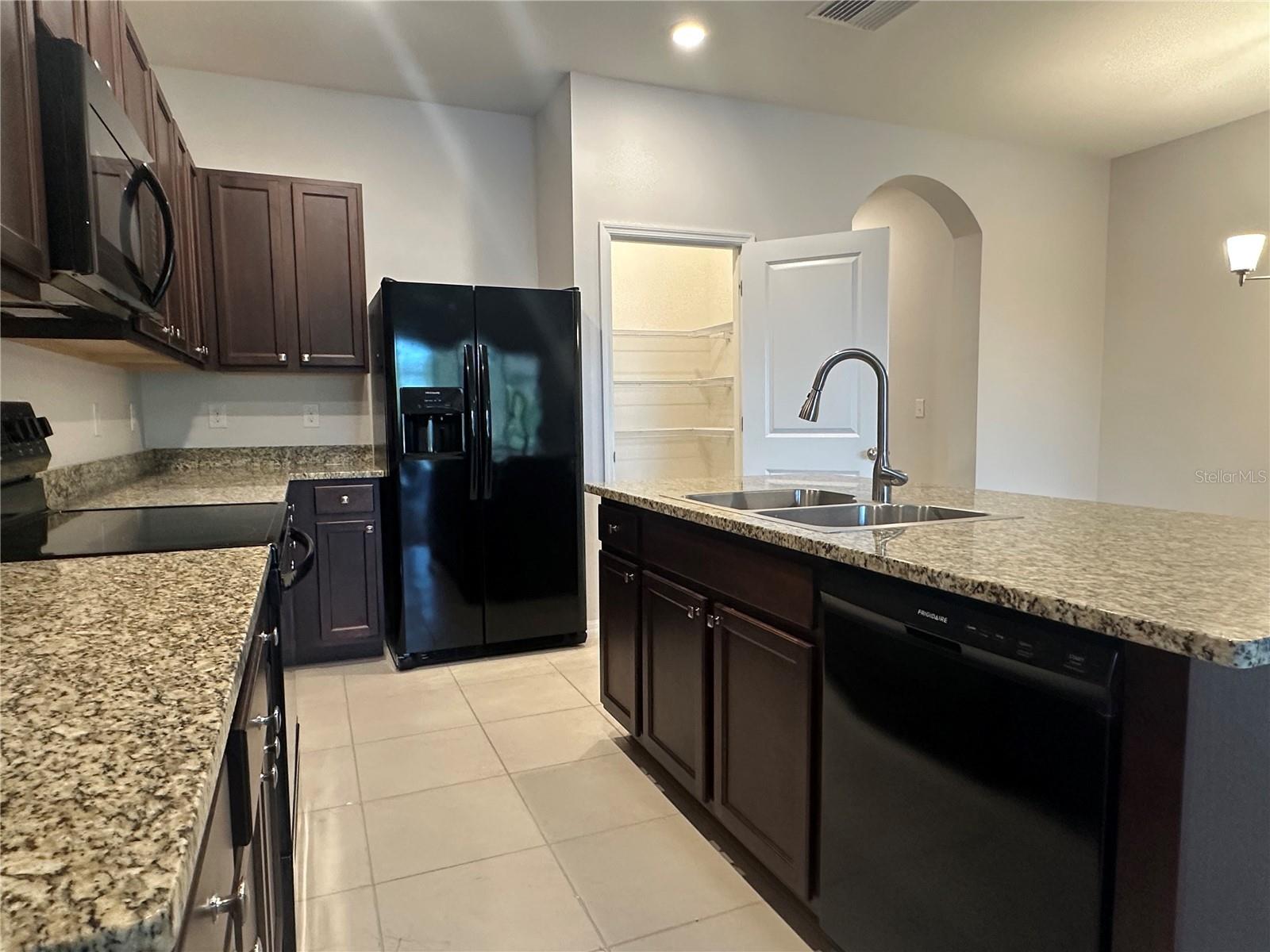 2834 SUNCOAST BLEND DR