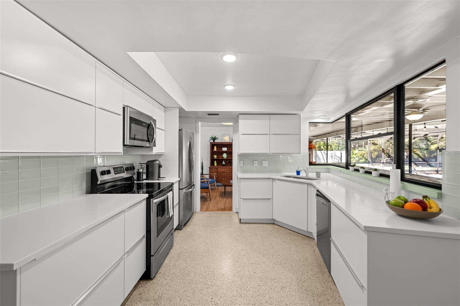 2265 BELLEAIR RD