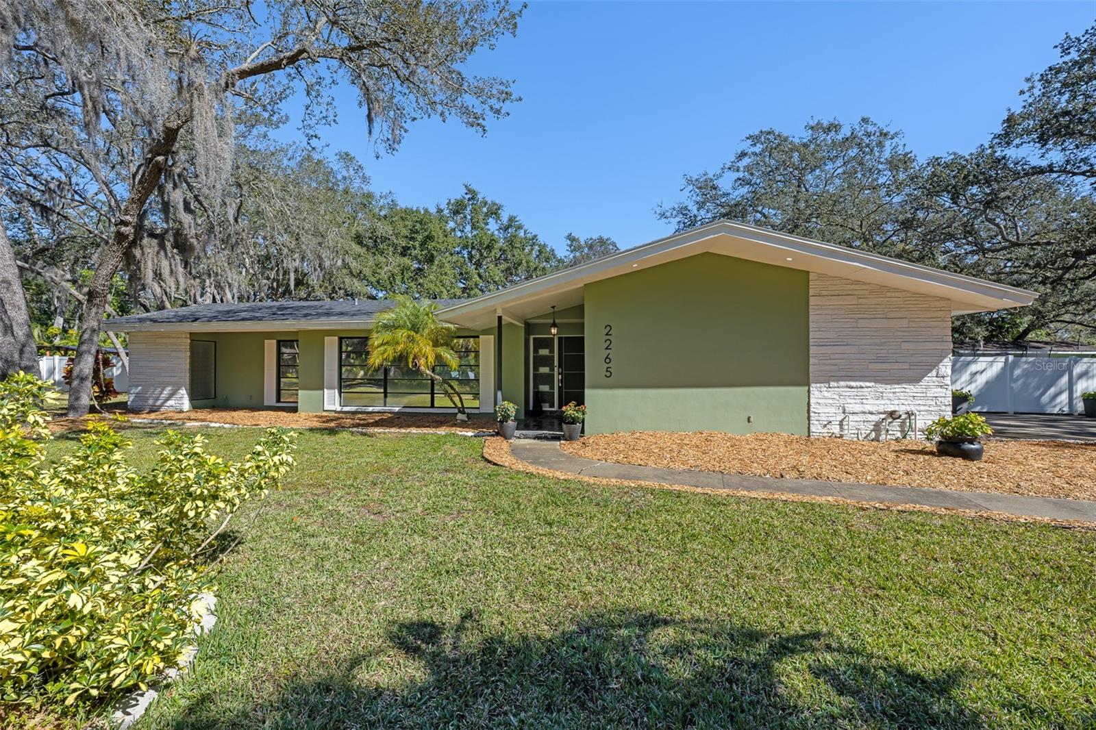 2265 BELLEAIR RD