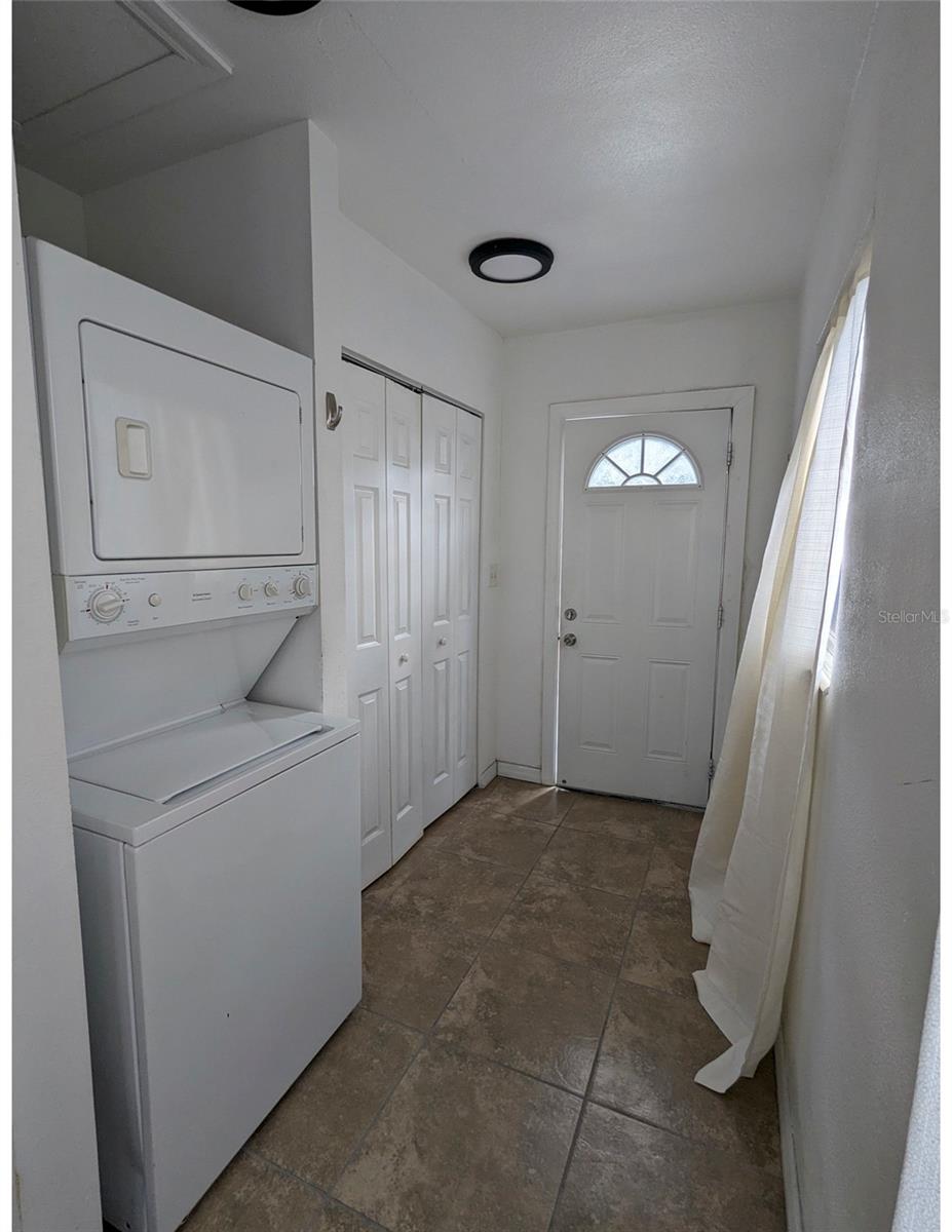 411 S ALBANY AVE #3