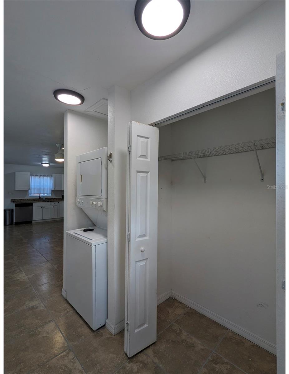 411 S ALBANY AVE #3
