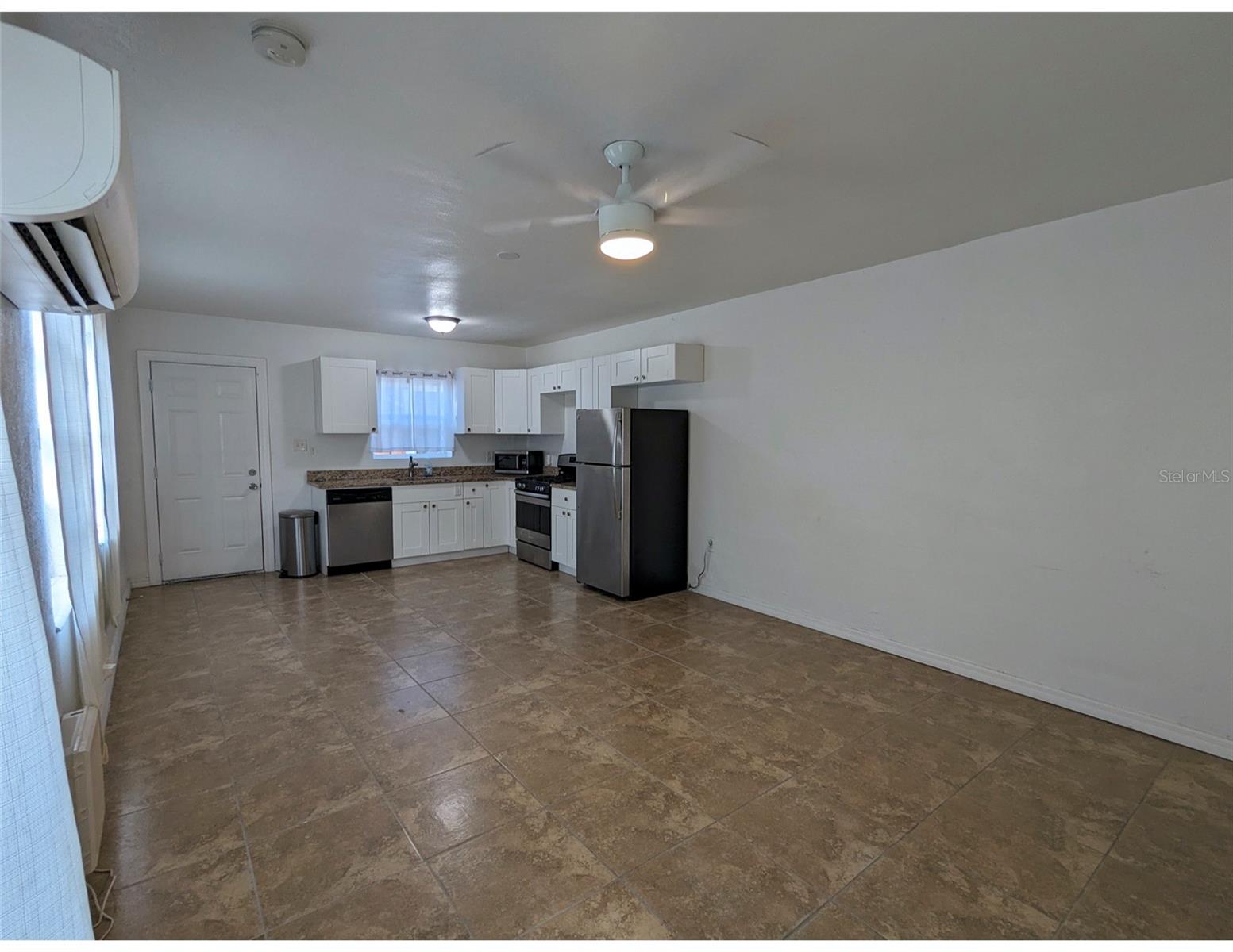 411 S ALBANY AVE #3