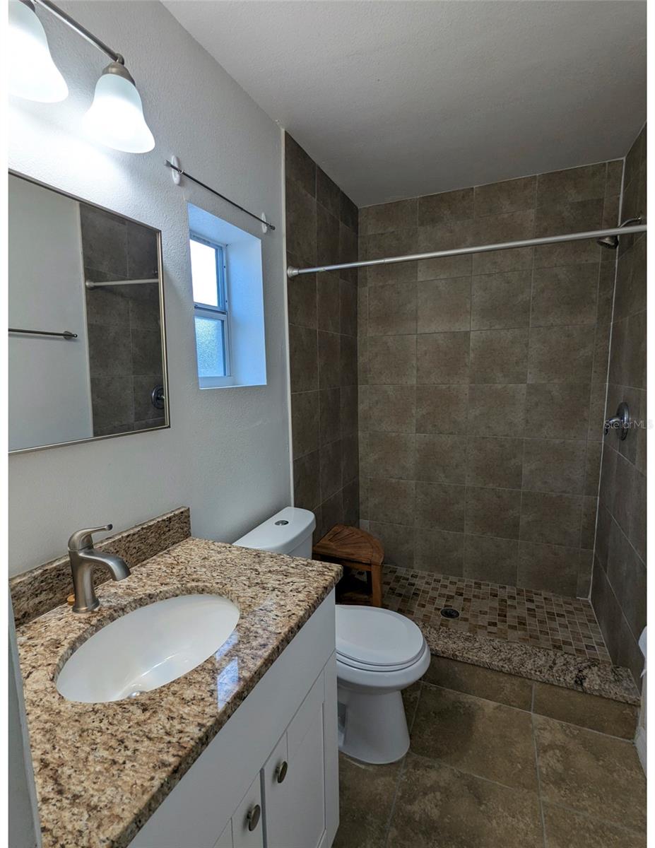 411 S ALBANY AVE #3