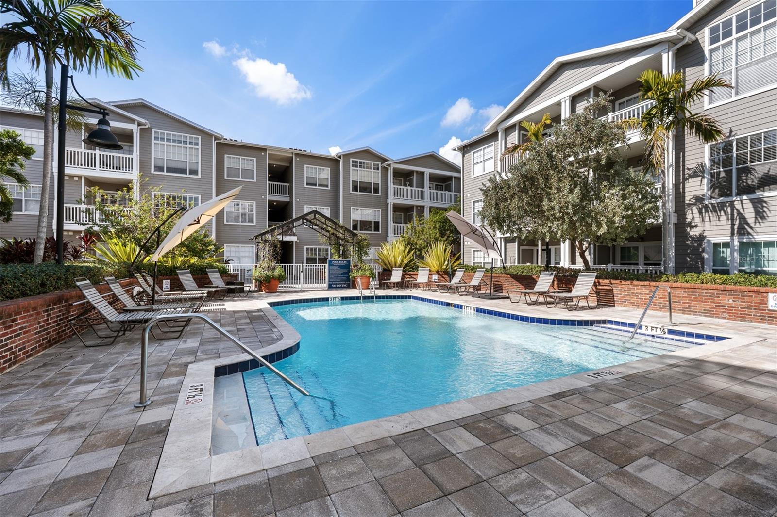 800 S DAKOTA AVE #221
