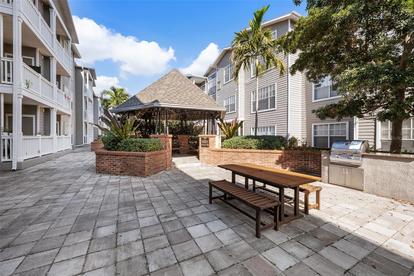 800 S DAKOTA AVE #221