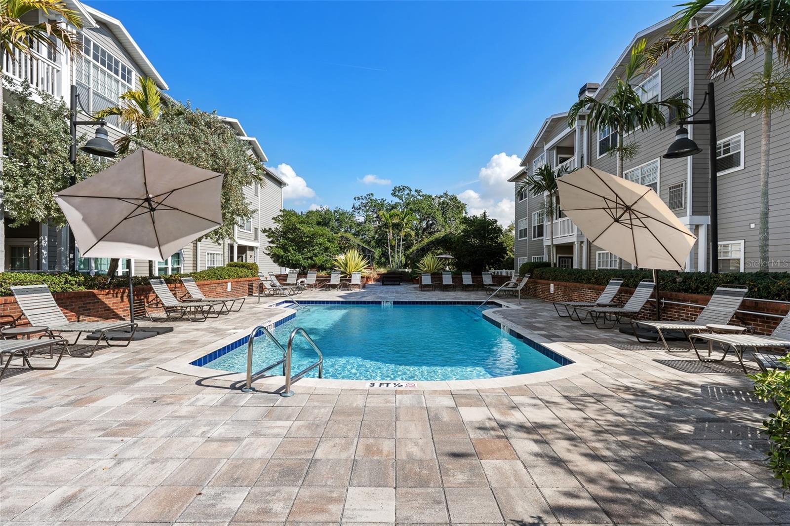 800 S DAKOTA AVE #221