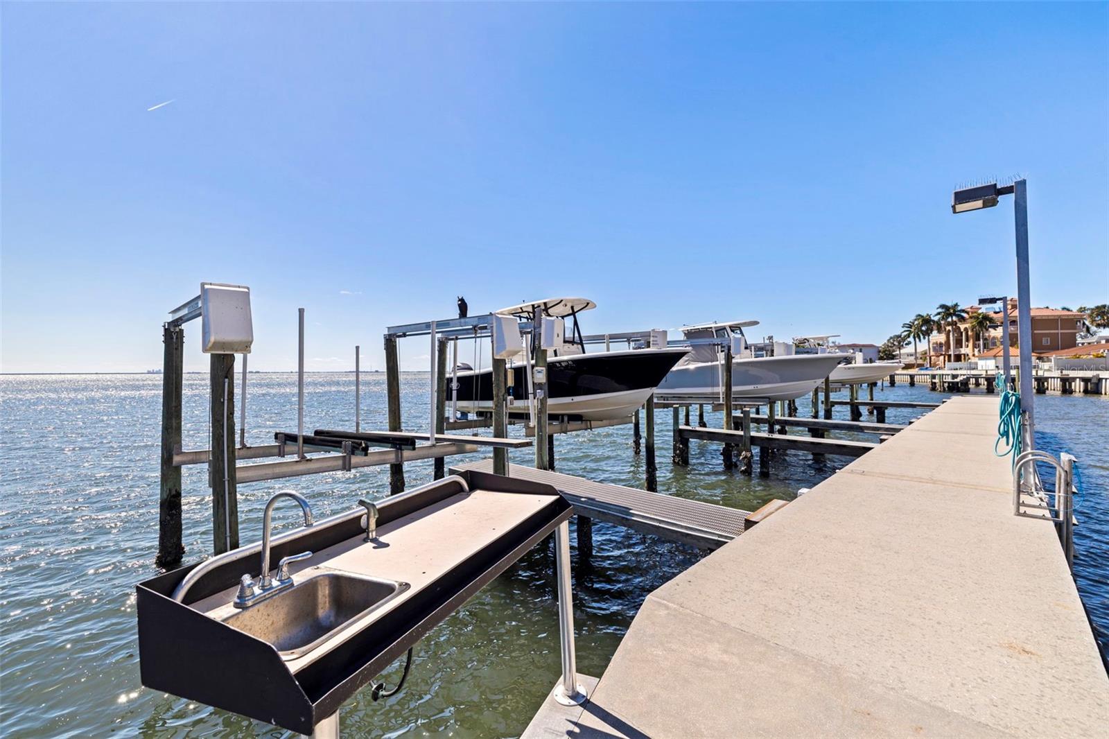 5700 MARINER ST #305