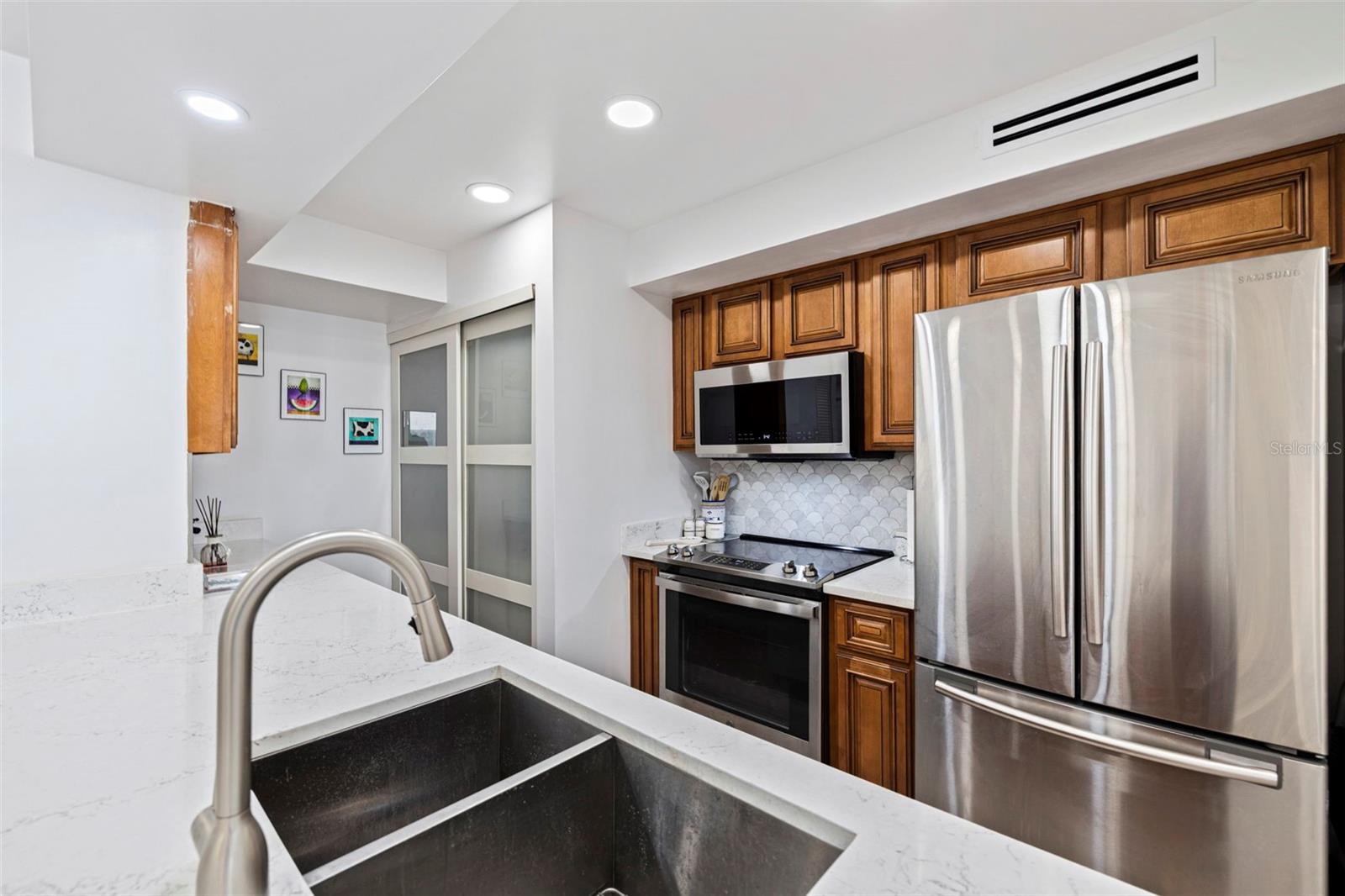 5700 MARINER ST #305