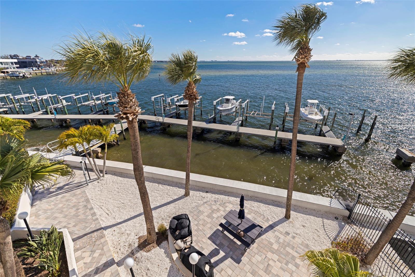 5700 MARINER ST #305