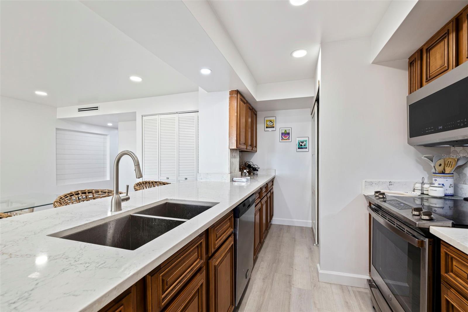 5700 MARINER ST #305