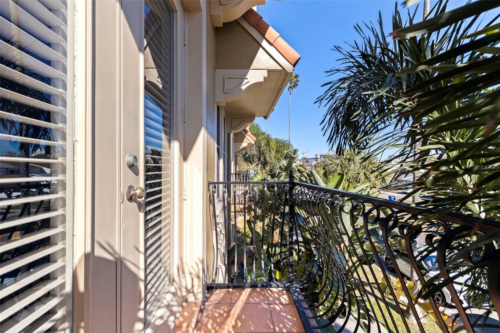 114 E DAVIS BLVD #4