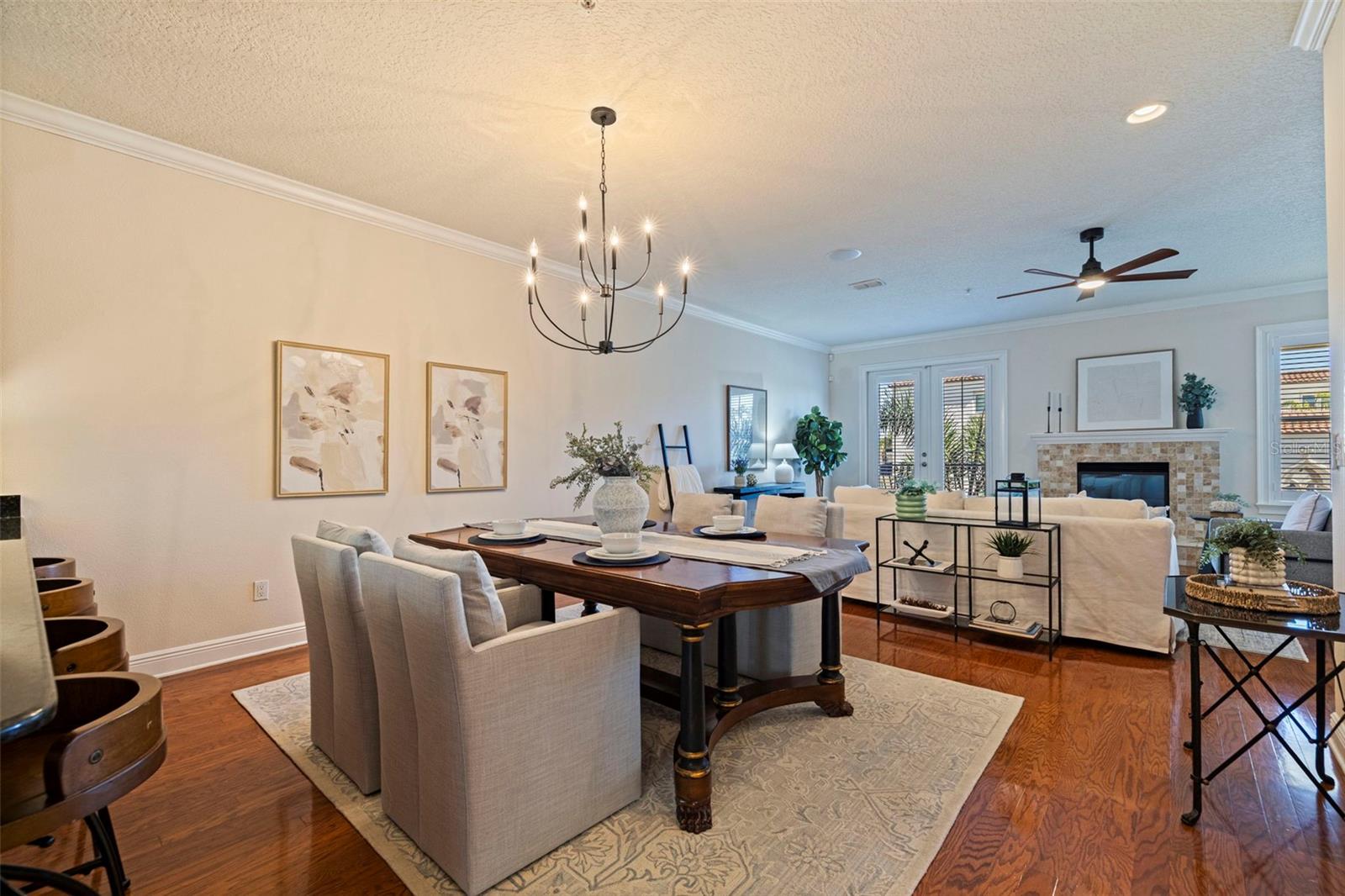 114 E DAVIS BLVD #4