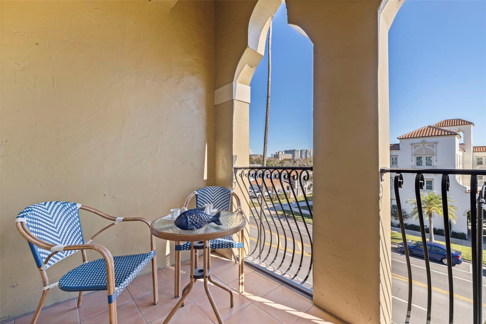 114 E DAVIS BLVD #4