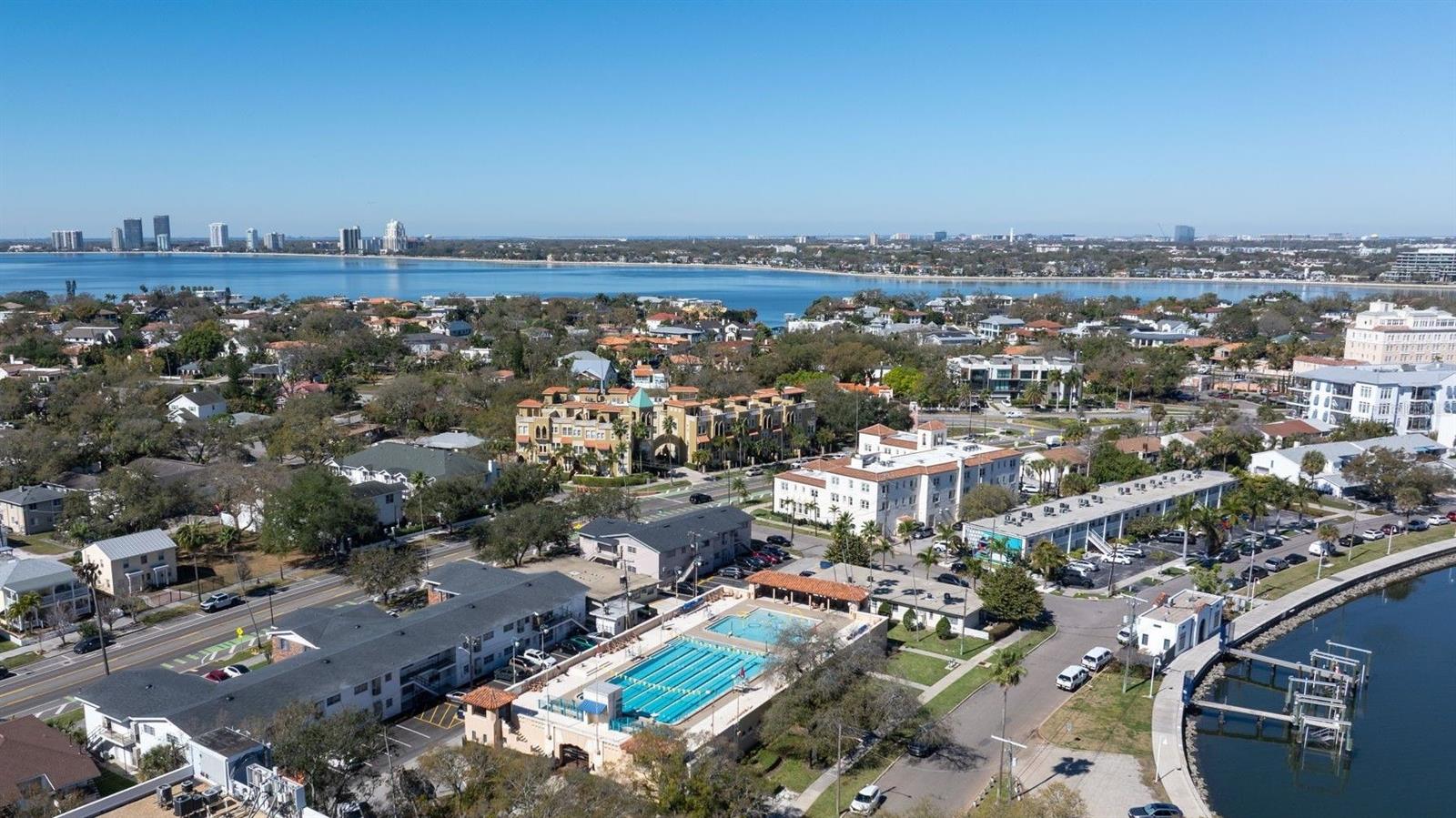 114 E DAVIS BLVD #4