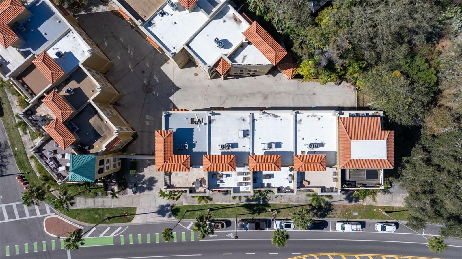 114 E DAVIS BLVD #4