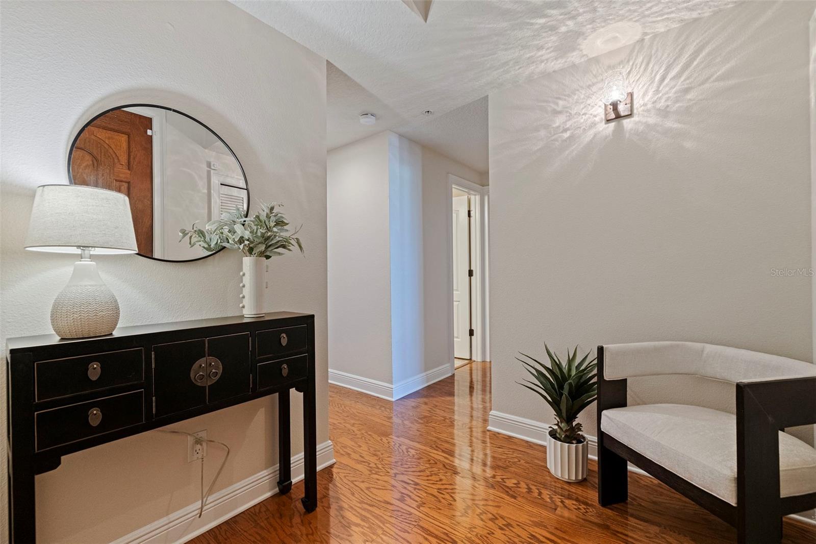 114 E DAVIS BLVD #4