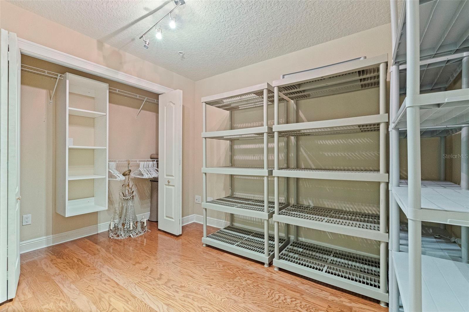 114 E DAVIS BLVD #4