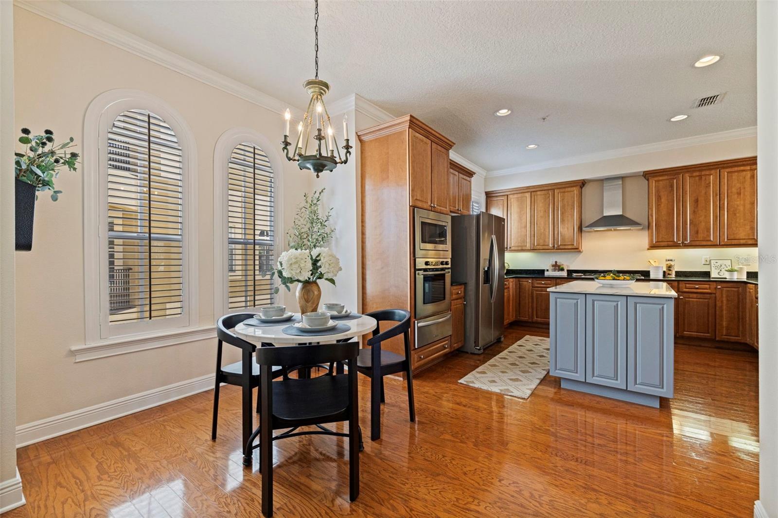 114 E DAVIS BLVD #4
