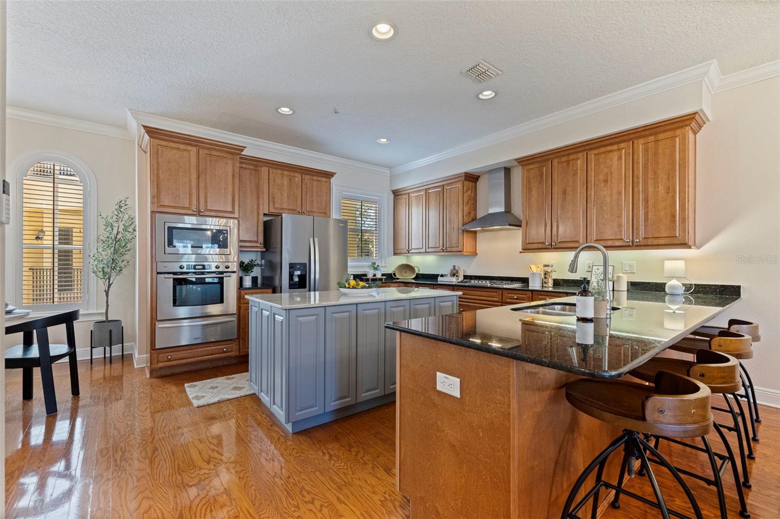 114 E DAVIS BLVD #4