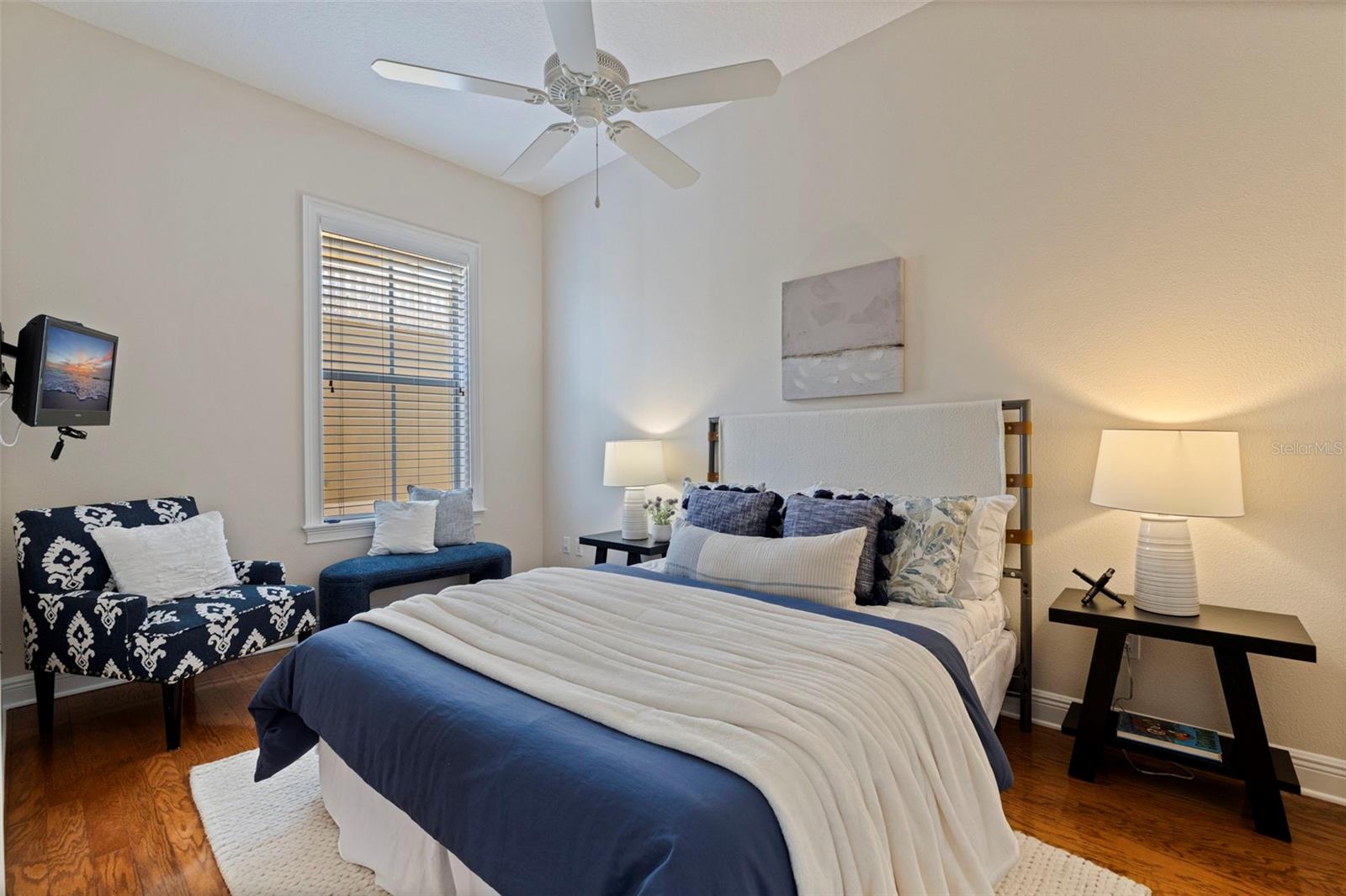 114 E DAVIS BLVD #4