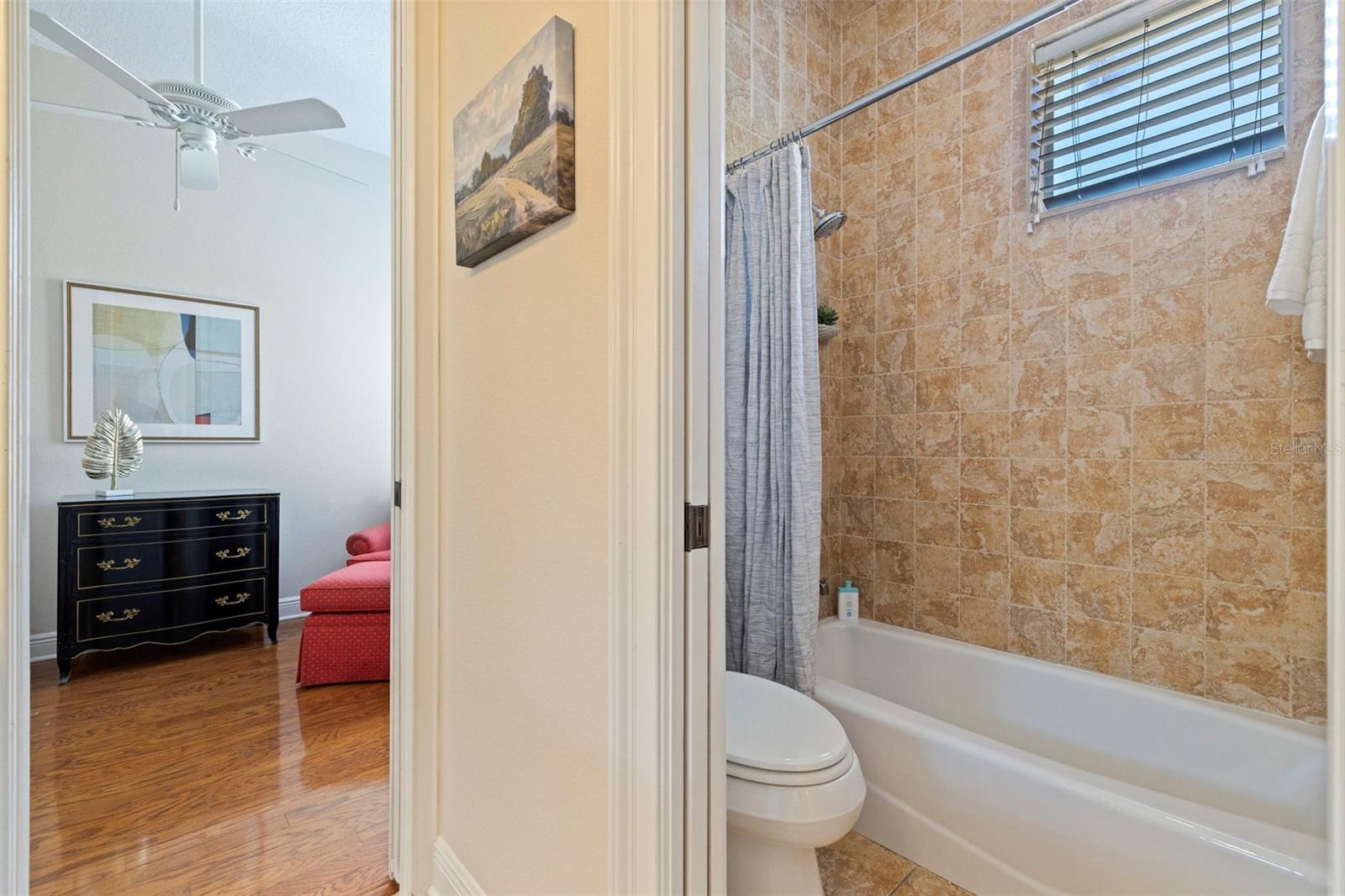 114 E DAVIS BLVD #4