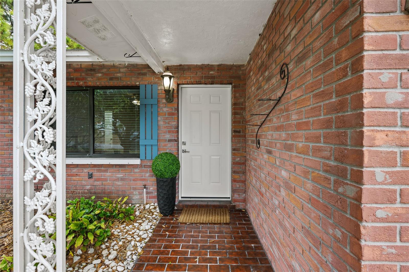 1363 ESSEX DR