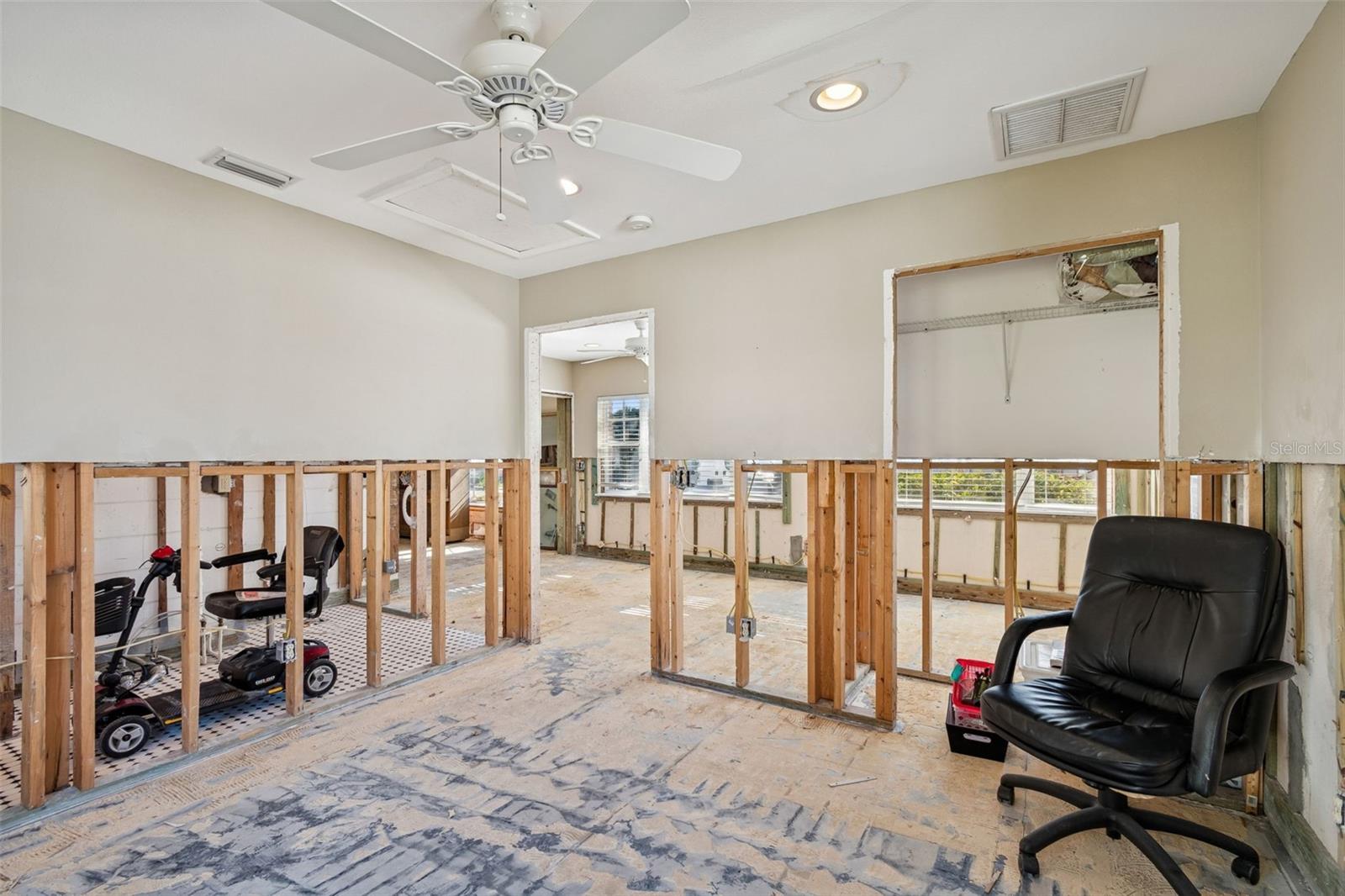 19 SANDPIPER RD