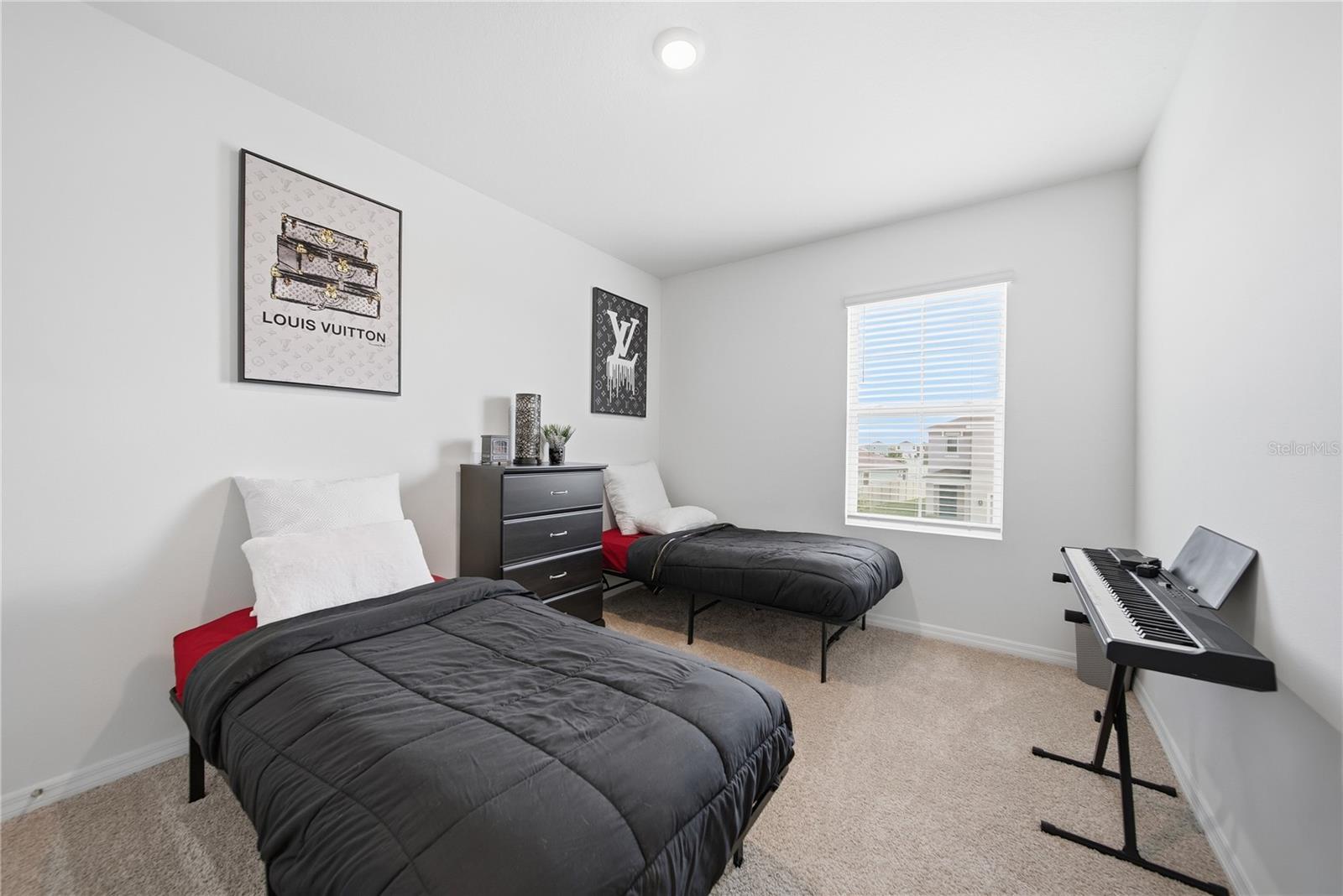 10885 PENNY GALE LOOP