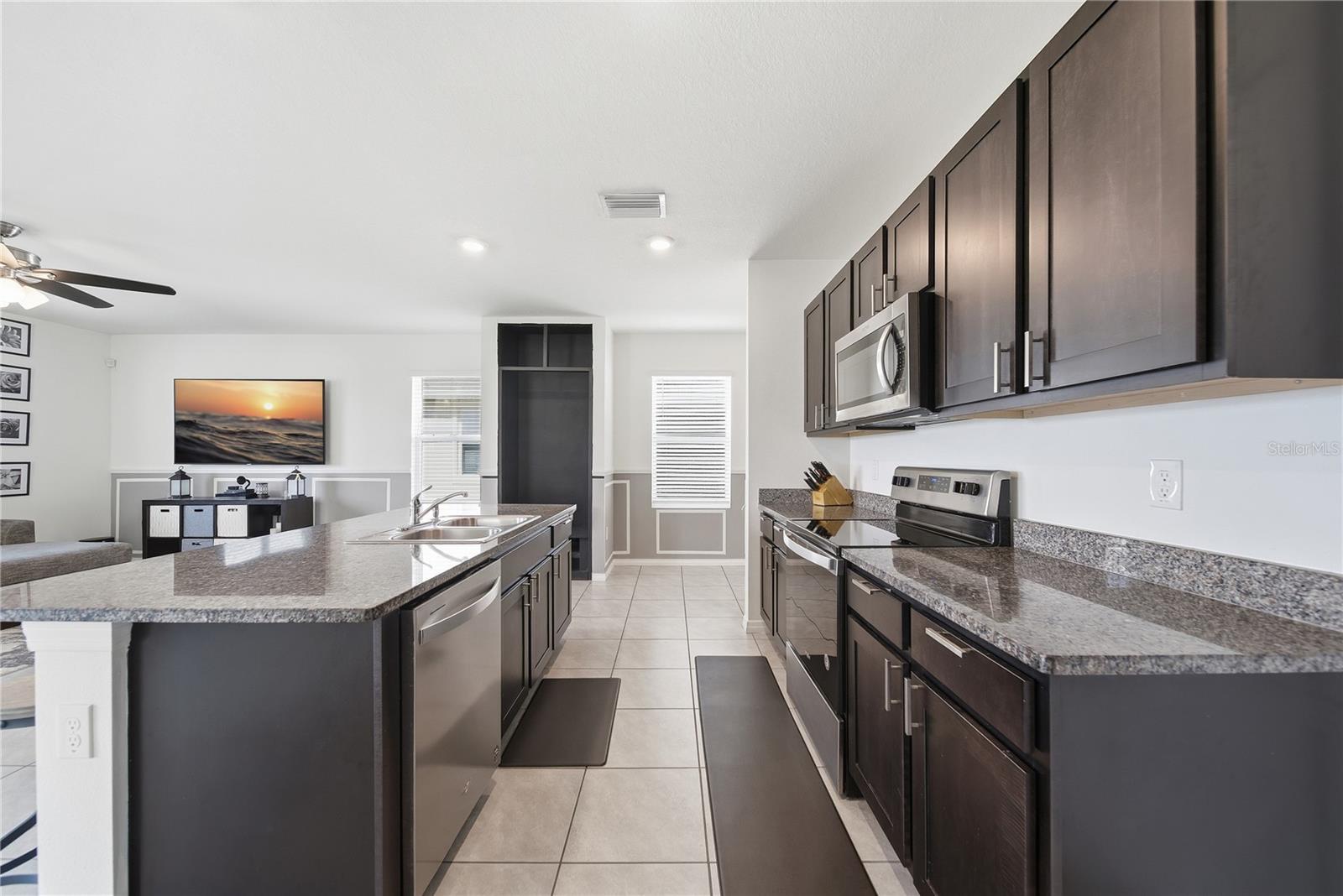 10885 PENNY GALE LOOP