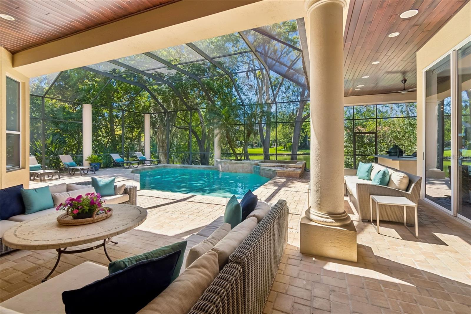 17008 MADRES DE AVILA