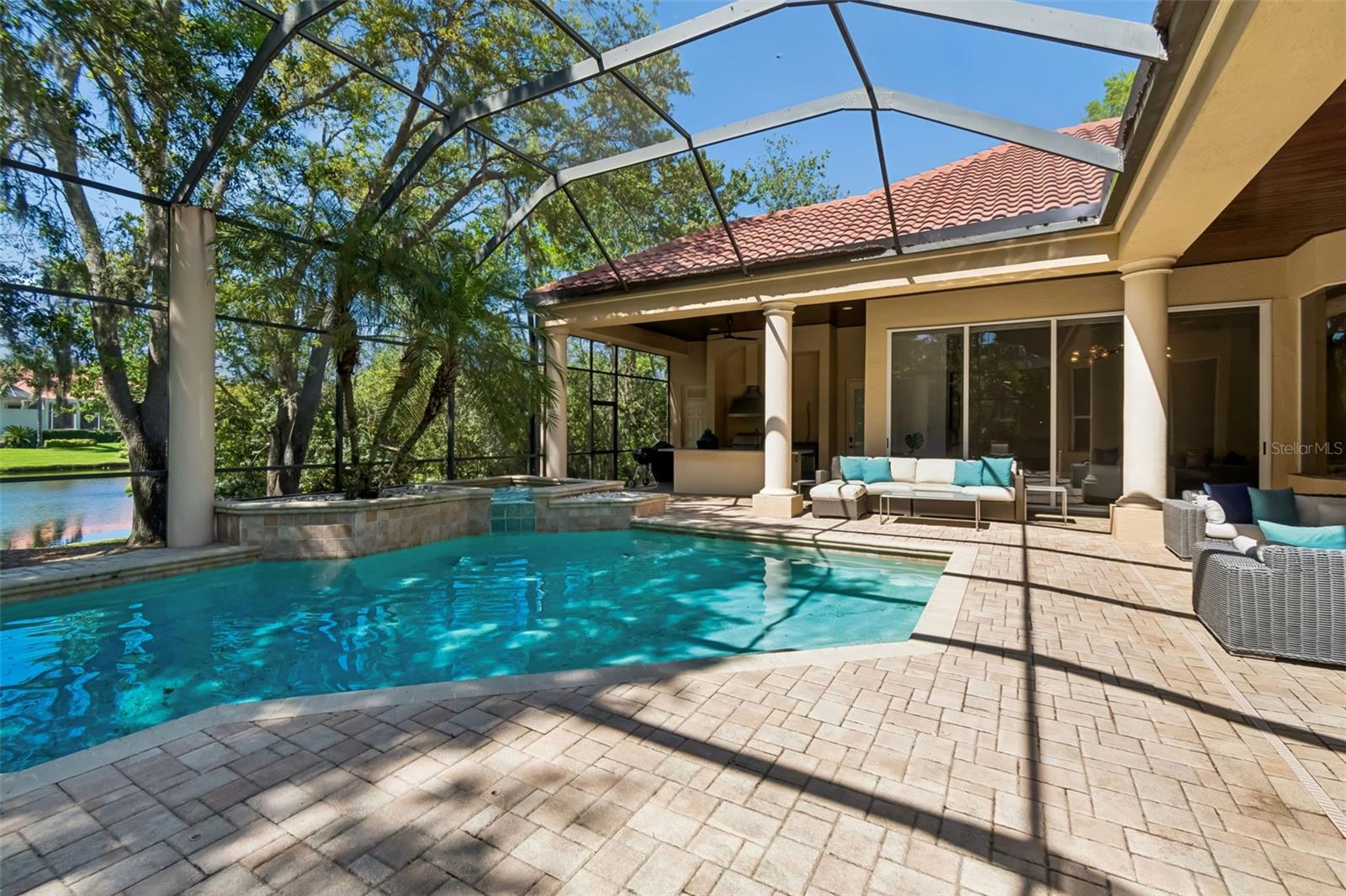 17008 MADRES DE AVILA