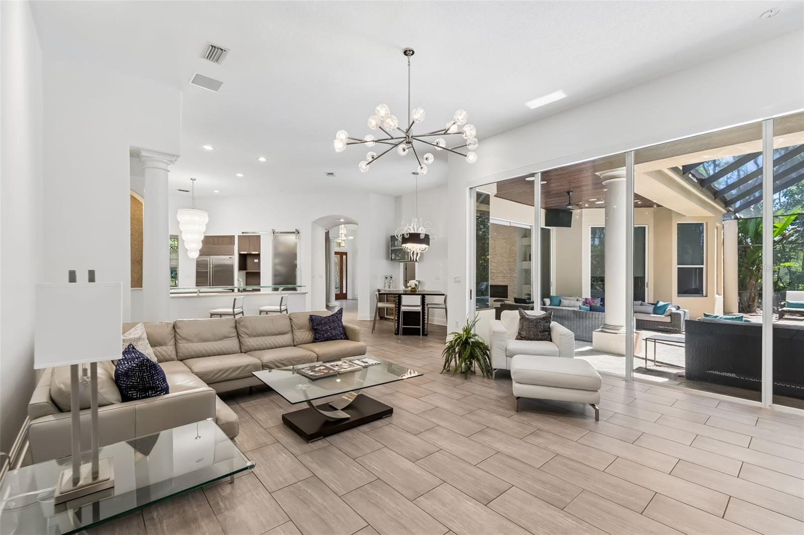 17008 MADRES DE AVILA