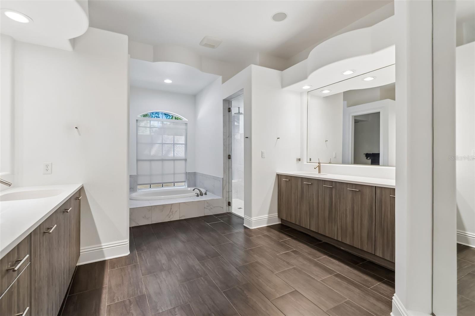 17008 MADRES DE AVILA